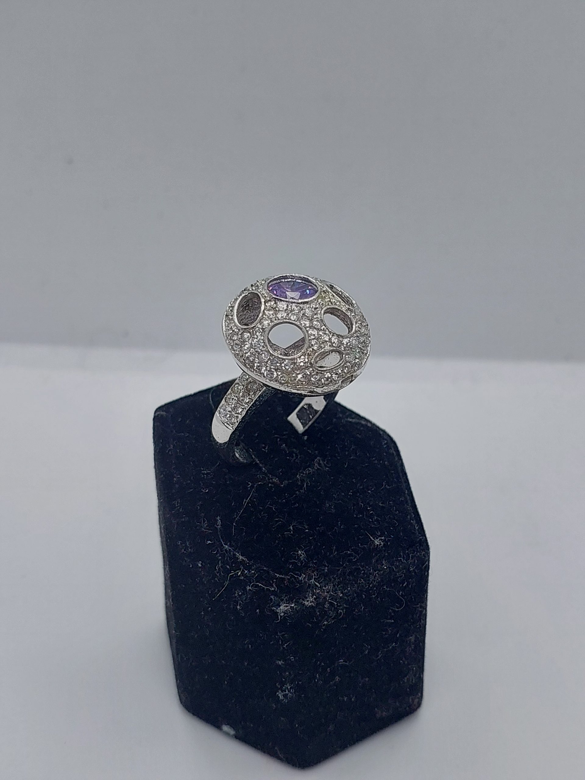 Violet ball silver ring
