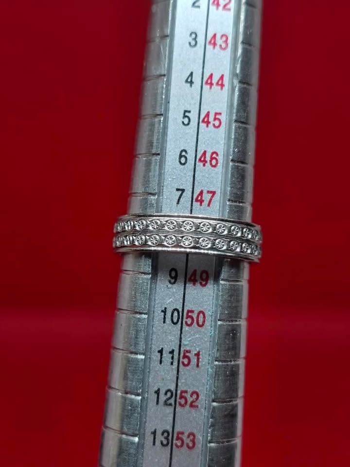 +White gold band 4g cluster dimond - Image 3