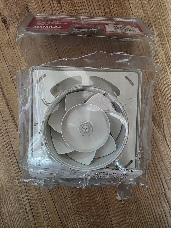 Manrose White Bathroom Fan with Timer - 100mm - Image 4