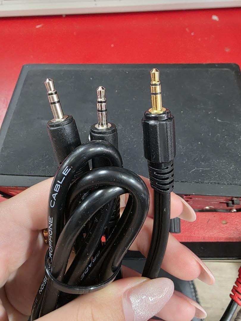 Saramonic SR-AX107 2 Channel Transformer XLR Audio Adapter with Phantom Power & Monitor (Red/Black), AX-107 - Image 3